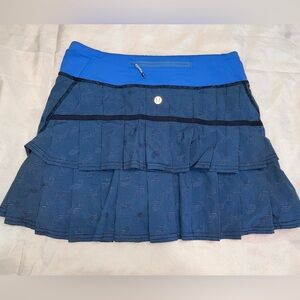 NWOT Lululemon Run Pace Setter skirt in cornflower inkwell. Size 4. No size dot